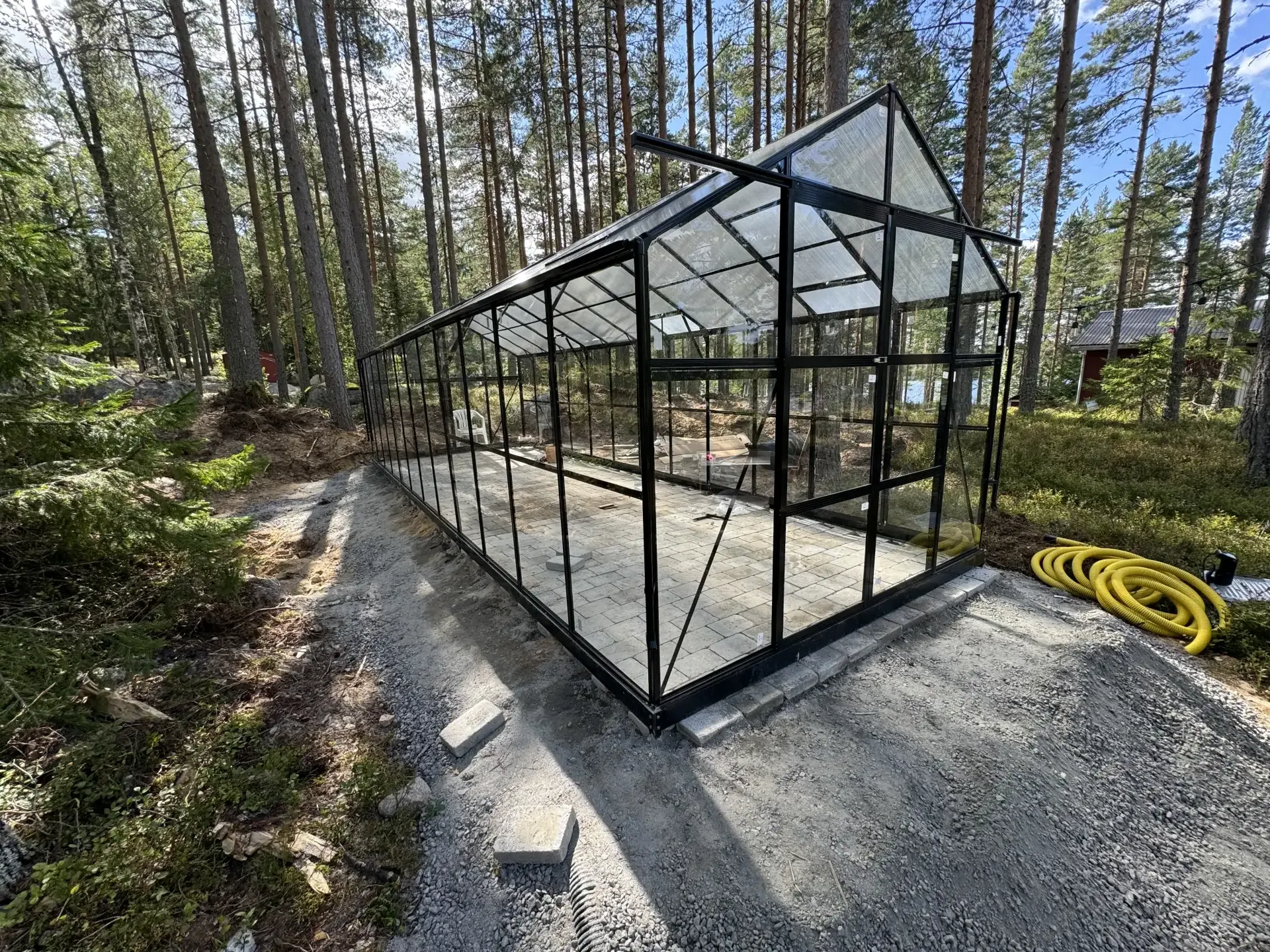 Inglasad altan med värmesystem - årsrunt uterum